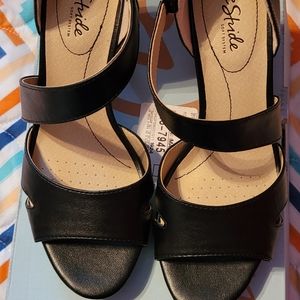 Life Stride Black Pumps